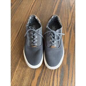 Crēvo men’s tennis shoes size 9
